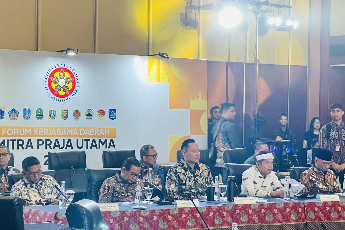 AHY Pisahkan Pramono-Dedi Mulyadi: Drama Forum Kepala Daerah?