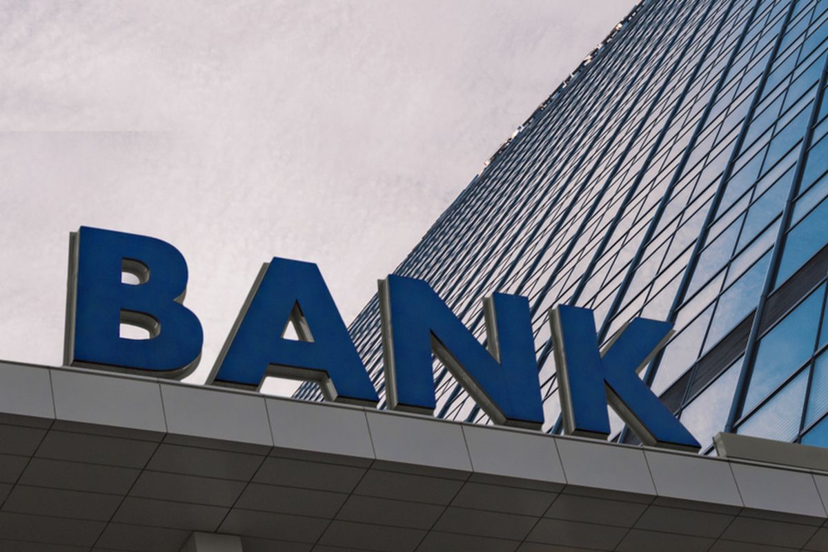 Era Digital: Bank Tutup Cabang, Transaksi Online Meroket!