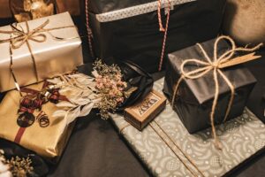 Gelang Emas Putih Mewah: 6 Hadiah Pernikahan Terbaik