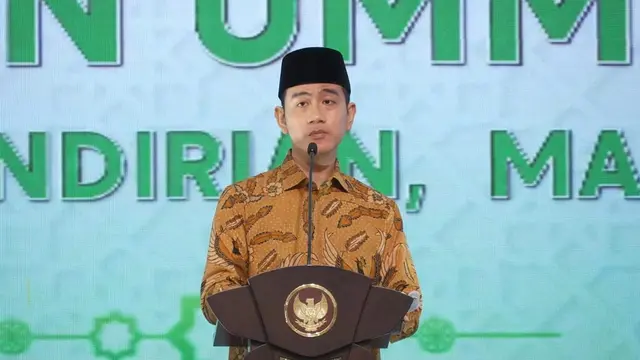 Gibran Rakabuming Raka Blusukan Pasar Rakyat Tabalong