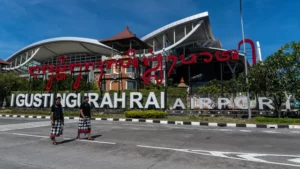 Gunung Lewotobi Meletus: 25 Penerbangan Bali Dibatalkan!