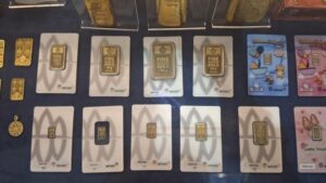 Harga Emas Antam 24 Karat Hari Ini: Naik atau Turun?