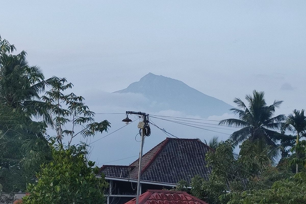 Heboh! WNA Pasang Bendera Israel Puncak Rinjani, Reaksi TNGR?