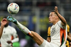 Idzes Degradasi: Dua Klub Serie A Berebut Bintang Venezia