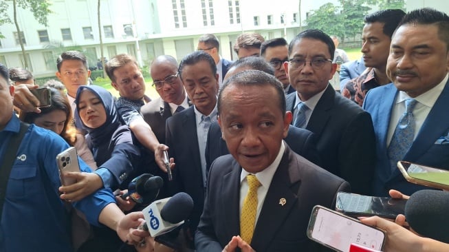 Indonesia: Pabrik Baterai Listrik Terbesar Asia Tenggara, Untungnya?