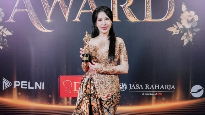 Louisse Scarlett: Rekor Penjualan Asia, Kisah Inspiratif Suksesnya