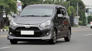 Mobil Kecil Irit BBM? 4 Orang Nyaman? Temukan 7 Pilihan Terbaik!