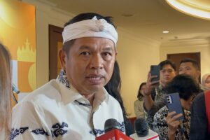 Patung Dedi Mulyadi: Foto Viral Hasil Edit AI?