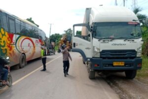 Perbaikan Jalan Jambi Terhenti, Macet 4 Km? Simak Solusinya!