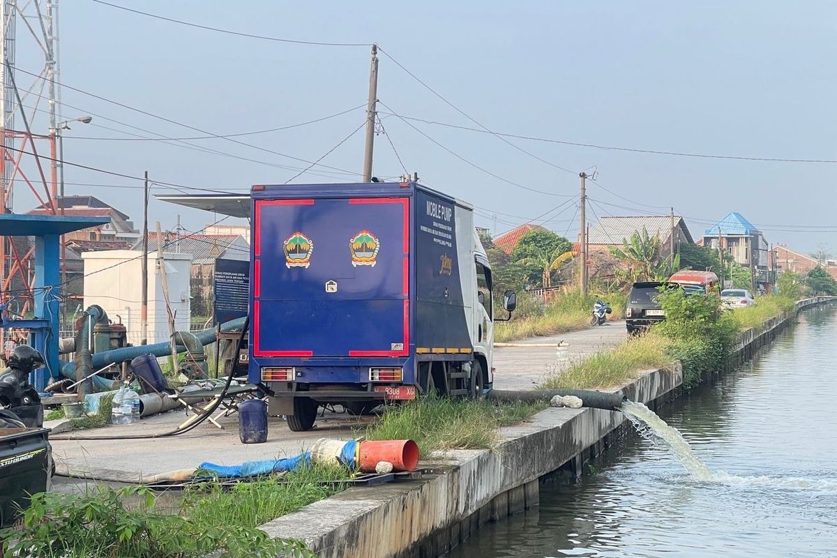 Rob Parah Ancam Pesisir Jateng: Pelabuhan & Petani Garam Terdampak