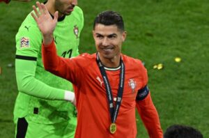 Ronaldo Tolak Klub Argentina? Rahasia Transfer Terbongkar!
