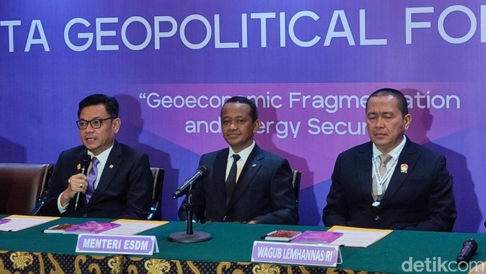 Selat Hormuz Terancam Tutup? Bahlil Rapat Darurat Pertamina!