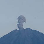 Semeru Erupsi Dahsyat! Letusan 1200 Meter, Waspada!