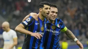 Serangan Udara Israel: Bintang Sepak Bola Iran Terperangkap