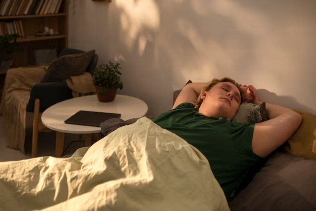 Tidur Siang: Manfaat Ajaibnya untuk Dewasa, Kata Ahli