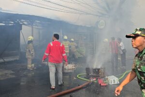 Tragedi Kebakaran Pasar Kampung Ambon: 8 Kios Ludes Terbakar
