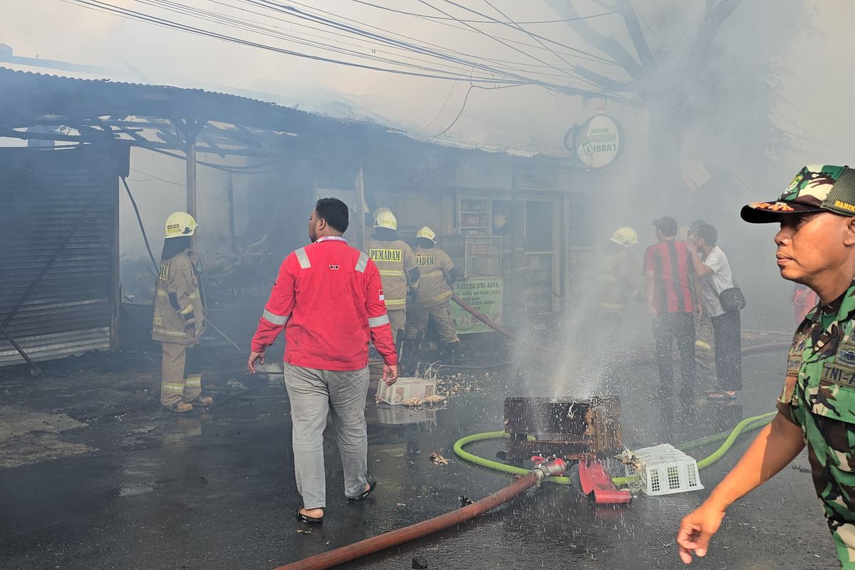 Tragedi Kebakaran Pasar Kampung Ambon: 8 Kios Ludes Terbakar