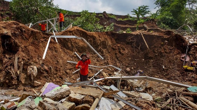Tragedi Longsor Cisewu Garut: Satu Keluarga Tewas Tertimbun Tanah